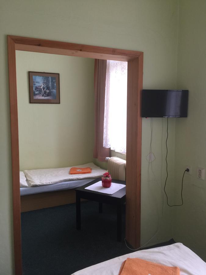 Hotel Dvorak Chrast Dış mekan fotoğraf